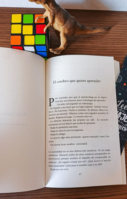 Páginas interiores del libro La vida como escuela, capítulo El cerebro que quiere aprender
